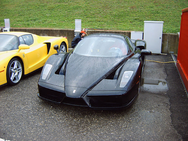 Gambar Mobil Sport Ferrari Enzo 02