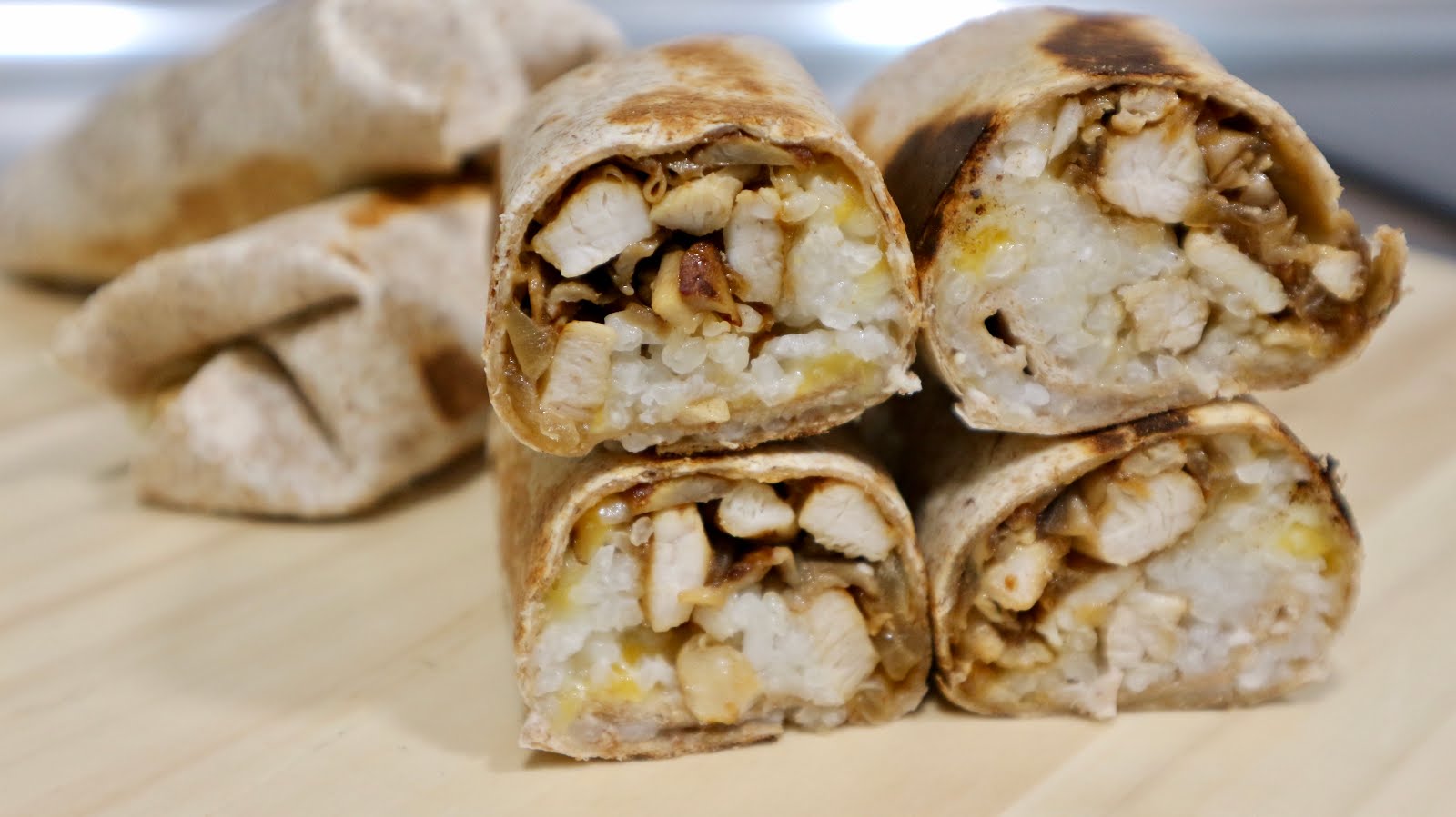 BURRITOS DE POLLO, ARROZ Y QUESO