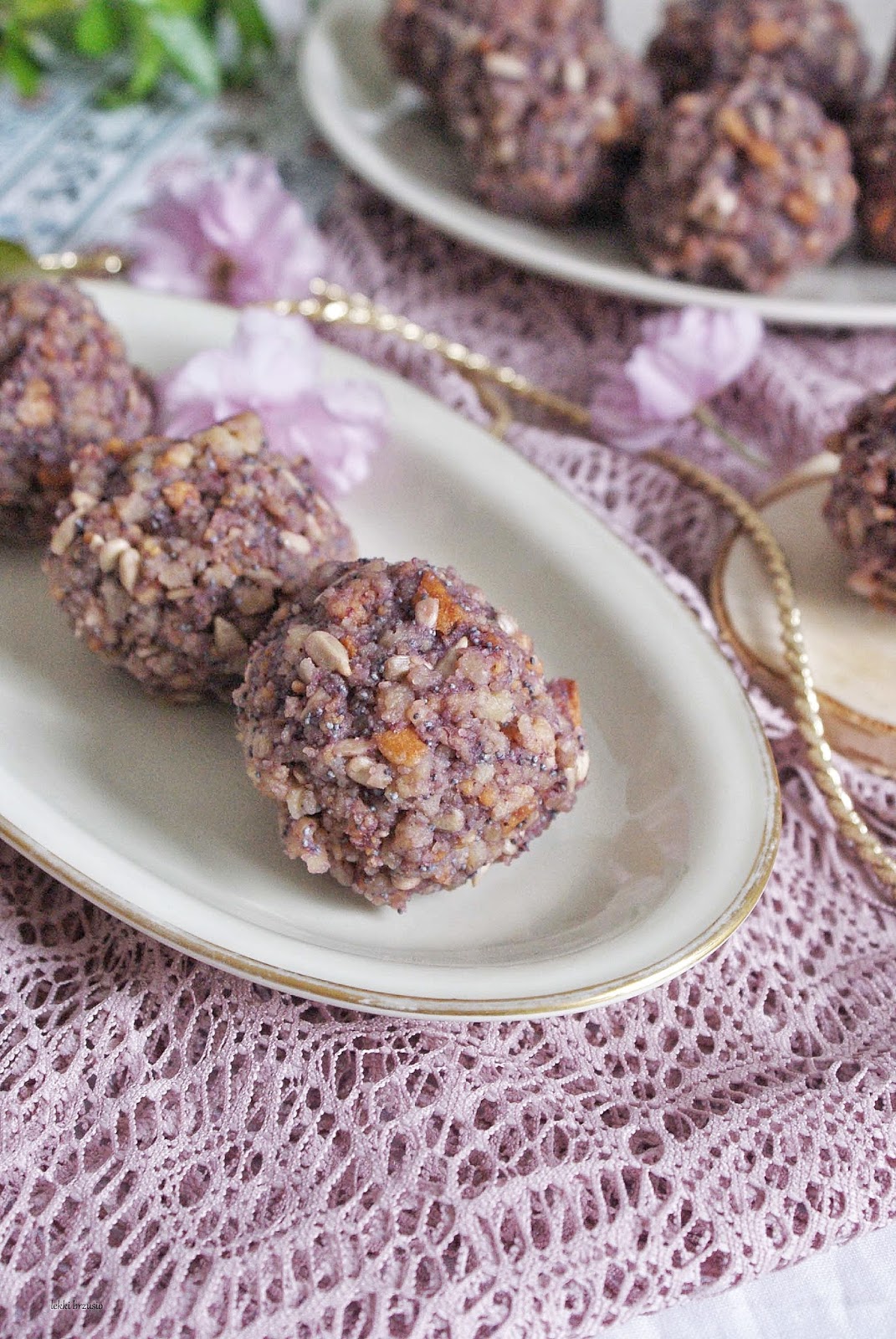 Lekki brzusio. Drugie życie zakalca słodkie kulki