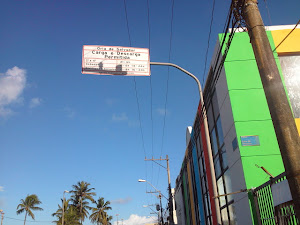 Saem as placas de João entram as de ACM. É assim que o dinheiro público vai para o ralo Saem as placas de João entram as de ACM. É assim que o dinheiro público vai para o ralo