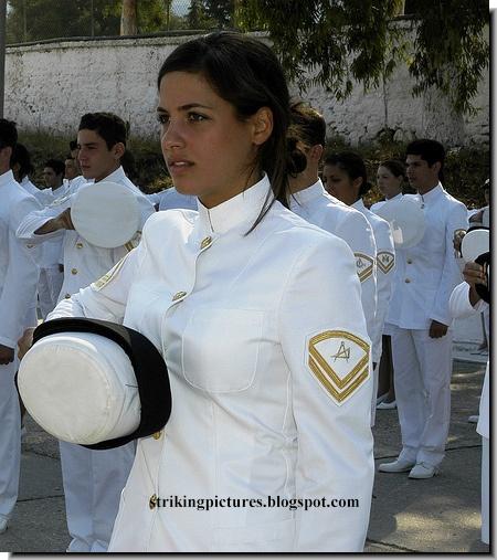 http://3.bp.blogspot.com/-rwXnfIQtwVI/Ta_KH_GCNjI/AAAAAAAAIrM/nDBqefiOOxA/s1600/beautiful-women-army-military-uniform-006.jpg