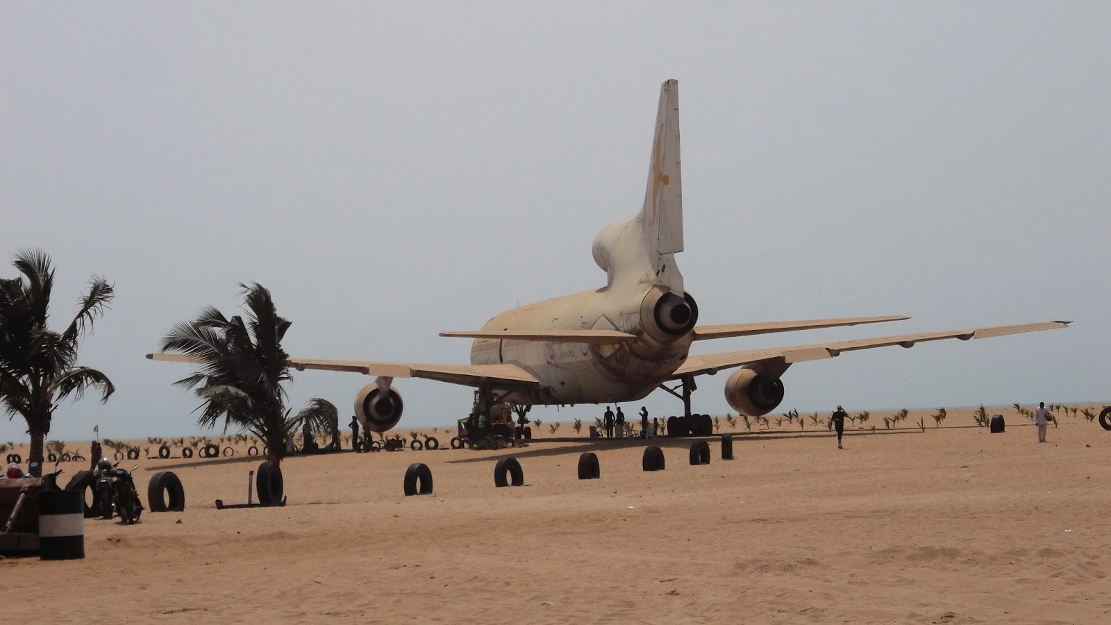 Globe-blogger.net: Le barakah, un avion échoué à Cotonou
