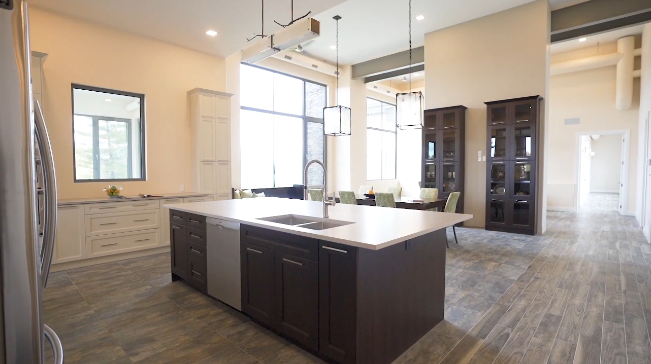 19 Photos vs. 147 Bethel Lake Ct, Sudbury, ON Mansion Interior Design Tour