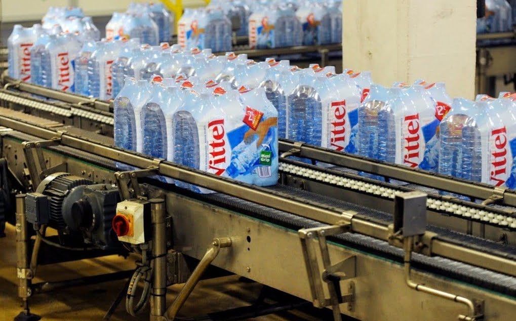 Problemi con l'acqua minerale Vittel Nestlé imbottigliata in Francia