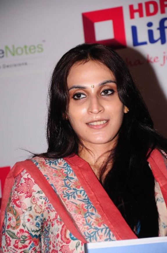 AISHWARYA DHANUSH UNVEILS HDFC IMAGES GALLERY|CineMa 4 InDia