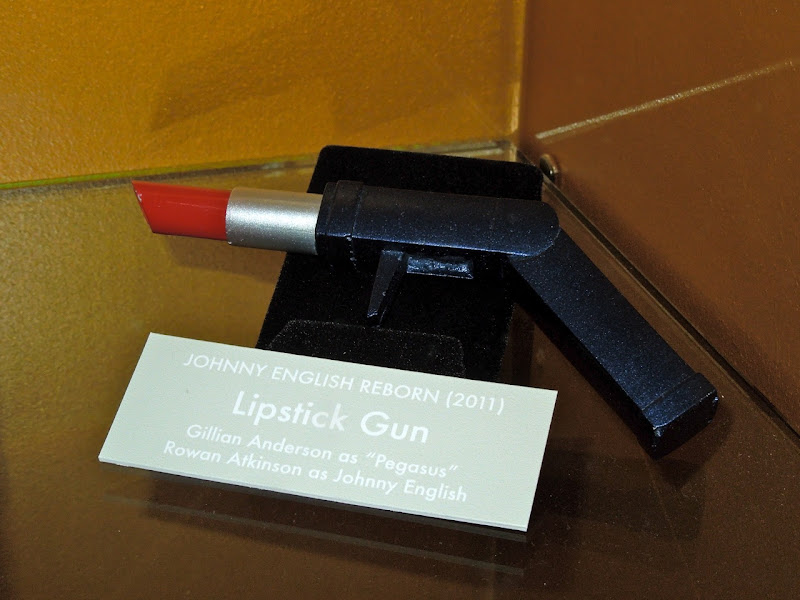 Johnny English Reborn lipstick gun prop