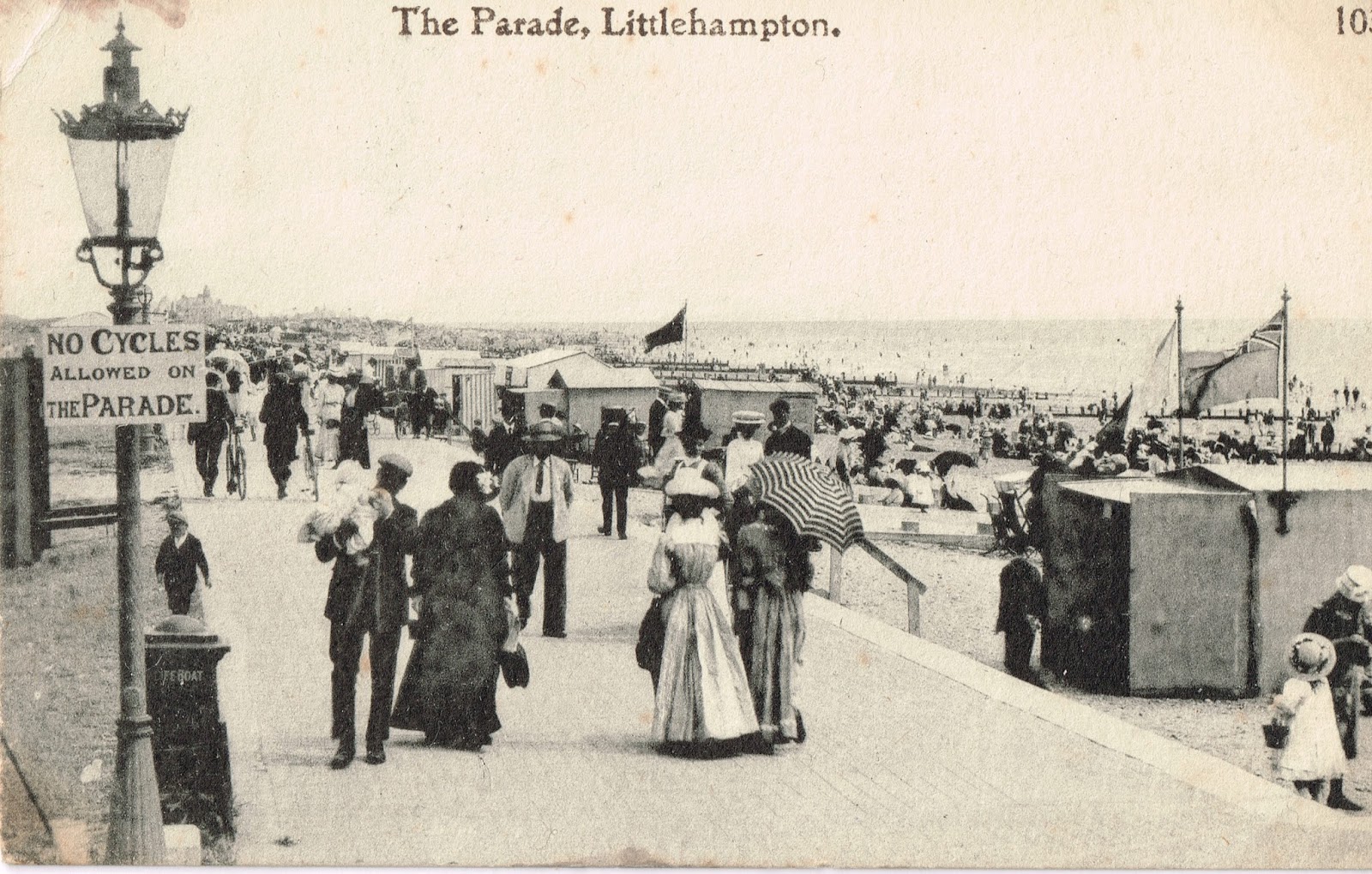 Lost in the past: The #Edwardian Seaside #postcards