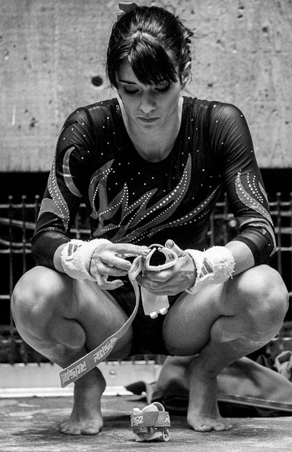 Throw catch a ball. Catching a ball. Catching a ball. C c catch diamonds 1988. Catch.