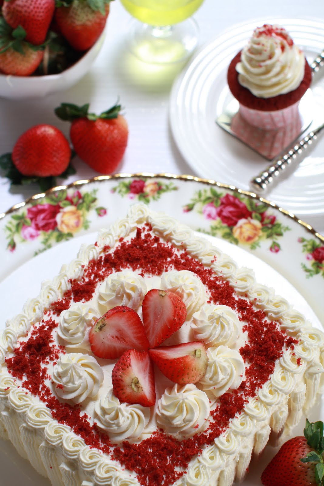 RED VELVET CAKE - masam manis