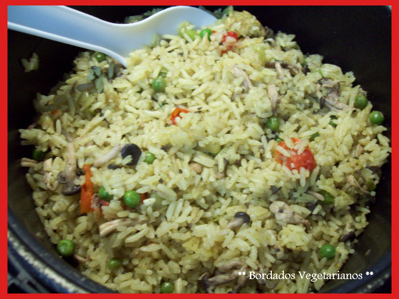 ** Bordados vegetarianos ** Risoto (à brasileira) de shimeji, alho