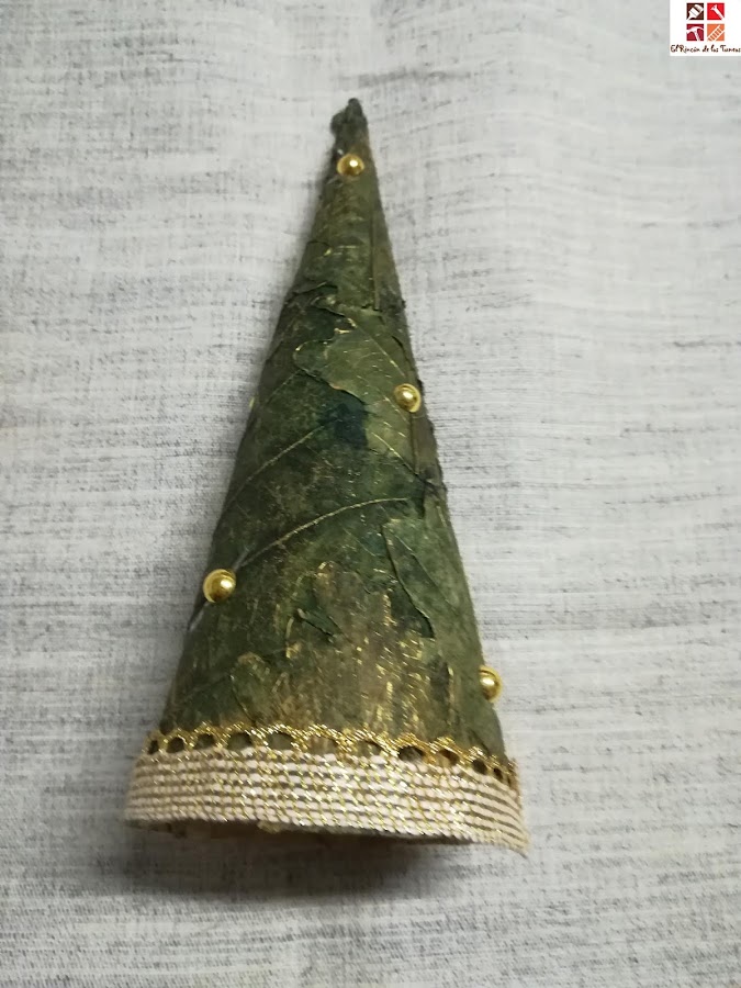 diy arboles navideños de cartón