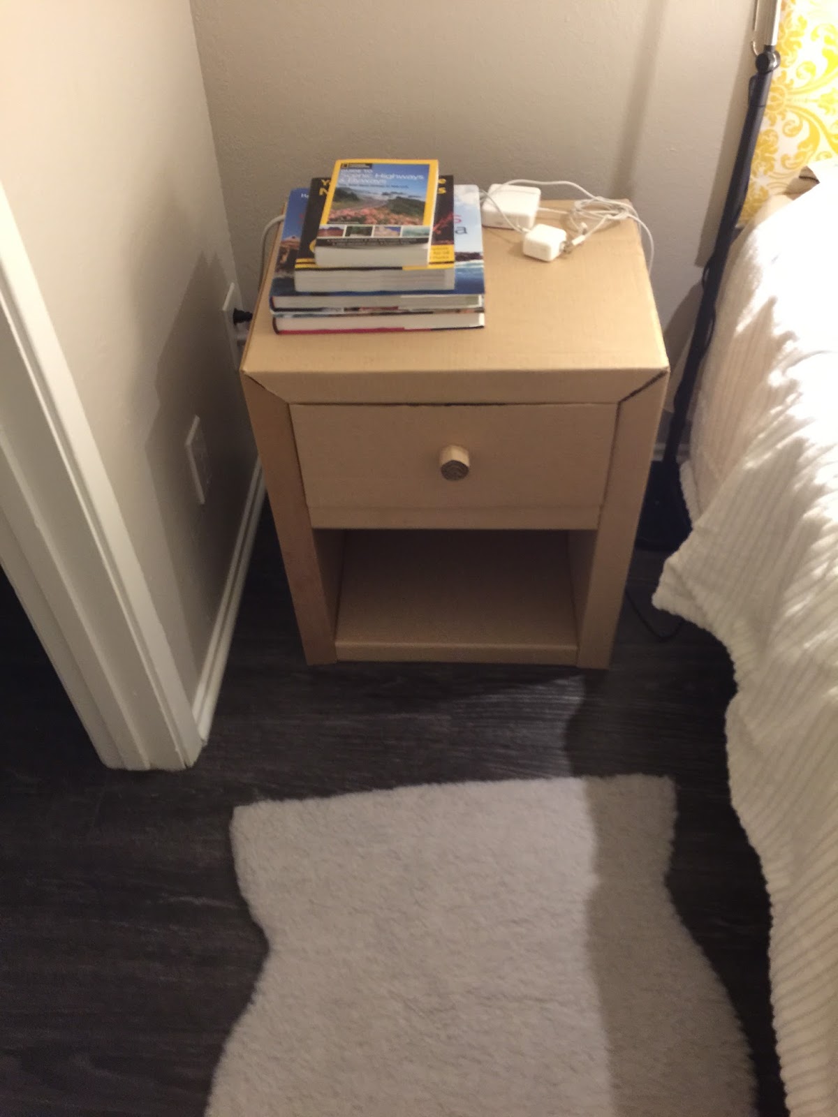 DIY Cardboard bedside table/night stand DIY
