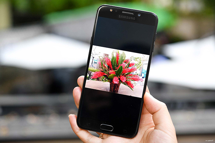 Samsung giới thiệu Galaxy J7+ có camera kép cùng khả năng xóa phông chuyên nghiệp
