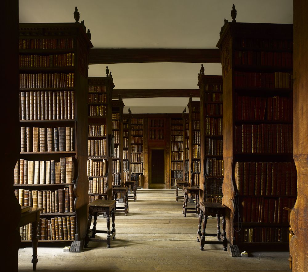 Could library. Старинная библиотека. Could library. Библиотека джордапибоди, балтимор. Бодлианская библиотека оксфорд.