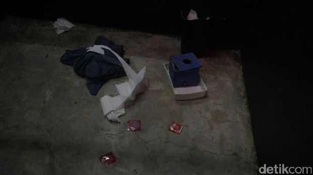 Suasana Ruangan Tempat 144 Pasangan Gay PESTA di Kelapagading Benar Benar Dirancang..... Suasana Ruangan Tempat 144 Pasangan Gay PESTA di Kelapagading Benar Benar Dirancang.....