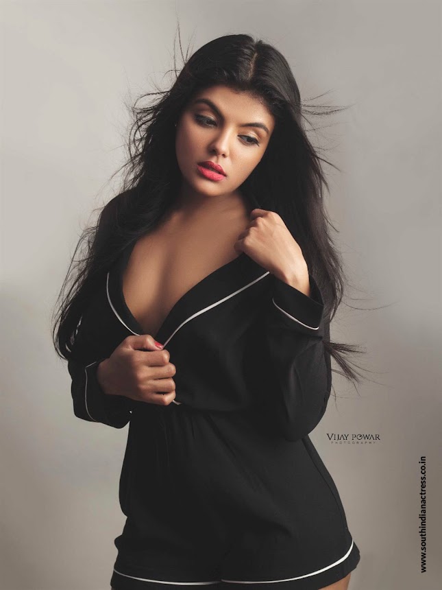 Tejashree Jadhav photo shoot by Dabboo Ratnani