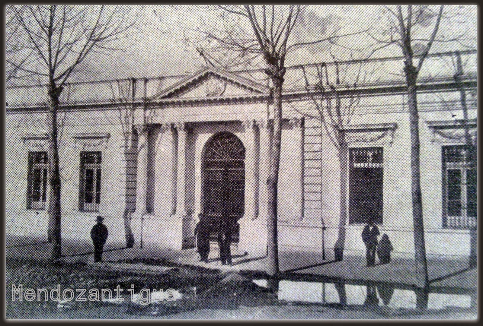 Antigua Casa de Gobierno de Mendoza (1876) Entrada Principal. Fotos