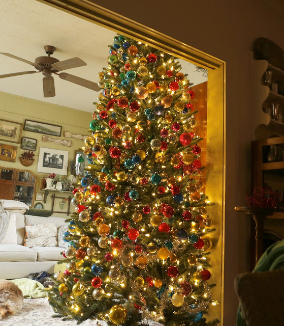 hidden art of homemaking: O Christmas Tree