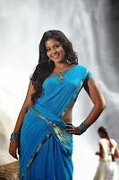 Anjali Latest Glamorous Saree Stills TollywoodBlog.com