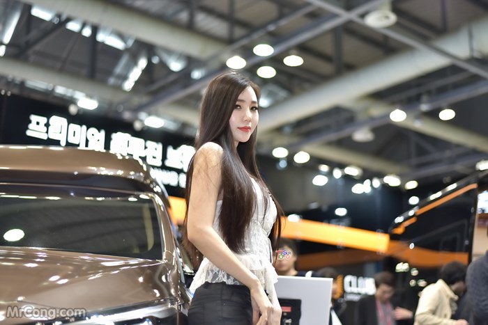 Lee Ji Min Beauty at the Seoul Motor Show 2017 (51 photos) photo 2-6