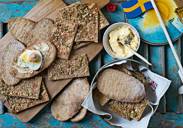 S-Küche : Rustikales Roggen-Knäckebrot mit Käse, Sesam und Kürbiskernen