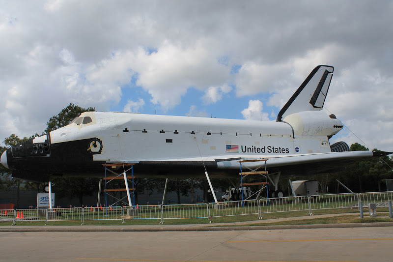 mini-piwi-investigates-space-piwi-kids