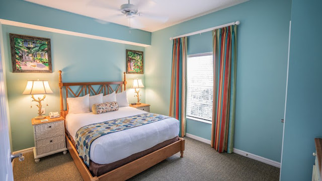 The Barefoot Suites Kissimmee is a 3-star boutique hotel offering an outdoor heated swimming pool and a picnic area.