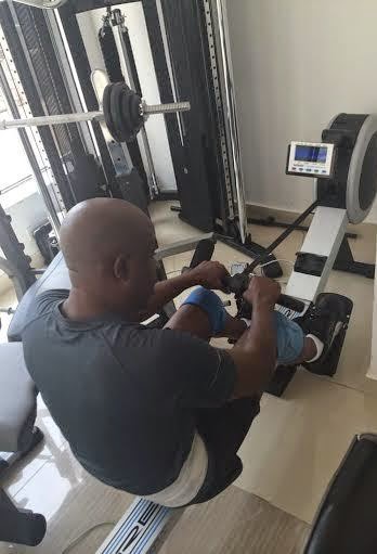 2 Photos: Senator Musiliu Obanikoro hits the Gym in tight shorts...