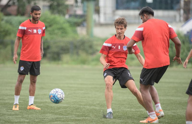 Bengaluru FC midfielder Alvaro Rubio in training at the Bangalore Football Stadium, in Bengaluru, on Tuesday. Bengaluru FC midfielder Alvaro Rubio in training at the Bangalore Football Stadium, in Bengaluru, on Tuesday.