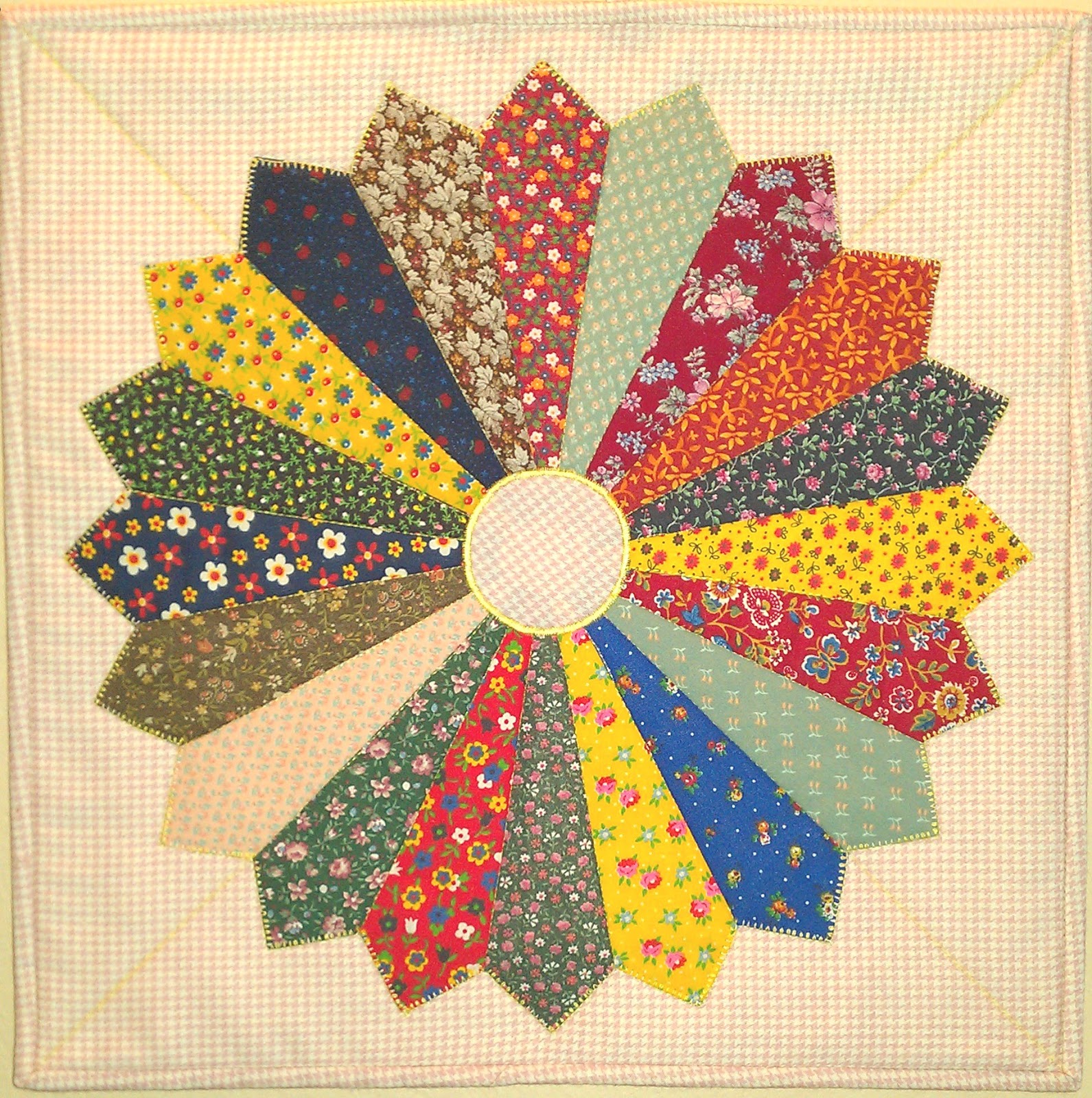 mini-quilt-project-21-dresden-plate