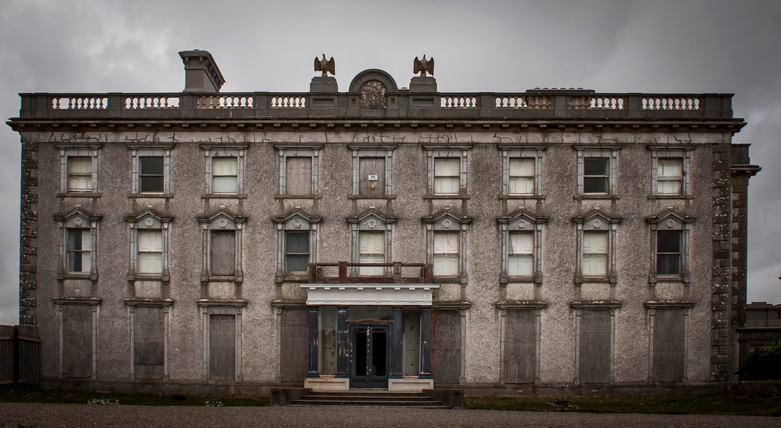 Little Piece Of Lynda... Paranormal Lockdown In LOFTUS HALL