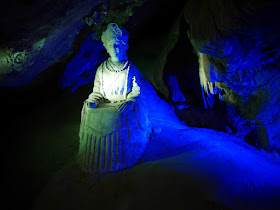 Longmu Returns sculpture at Panlong Cave in Yunfu