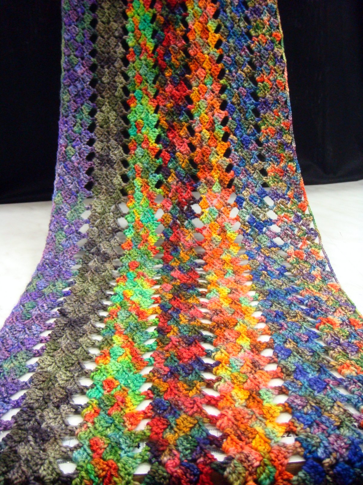Will's Wools: Koigu KPPPM crazy stitch sjaal/scarf in new combo.