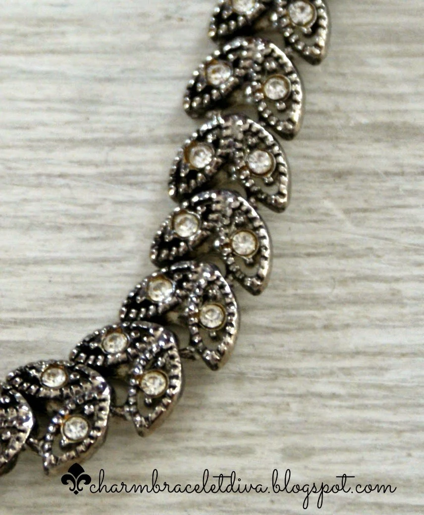 vintage rhinestone laurel leaf necklace