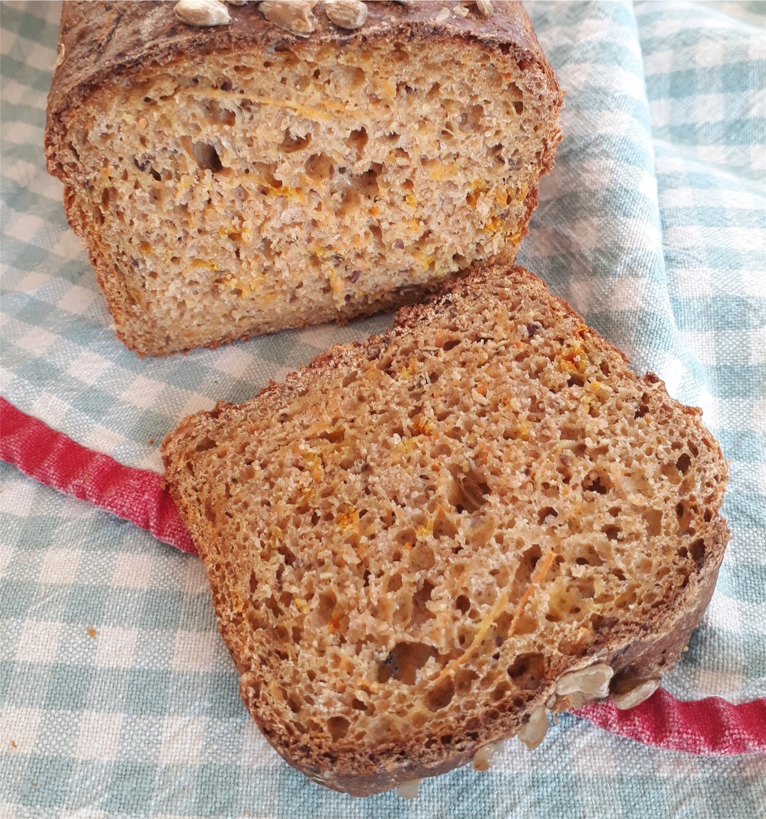 Vollkorn-Karotten Brot Vollkorn-Karotten Brot
