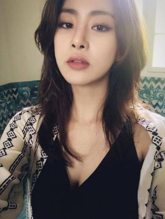 Kang So Ra Updates Fans With A Series Of Recent Selcas :: Daily K Pop ...