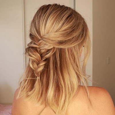 24+ Simple Half Down Braids Hairstyles With Weave For Medium Hair To Copy In 2019 Looking for a classy braided idea that is easy to wear 24+ Simple Half Down Braids Hairstyles With Weave For Medium Hair To Copy In 2019