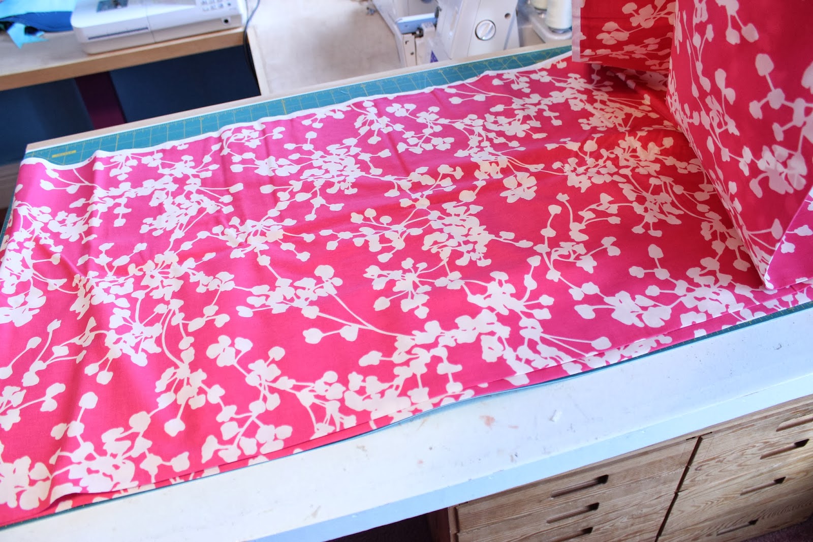 Park and Darwin TUTORIAL how to fold and store your fabric yards