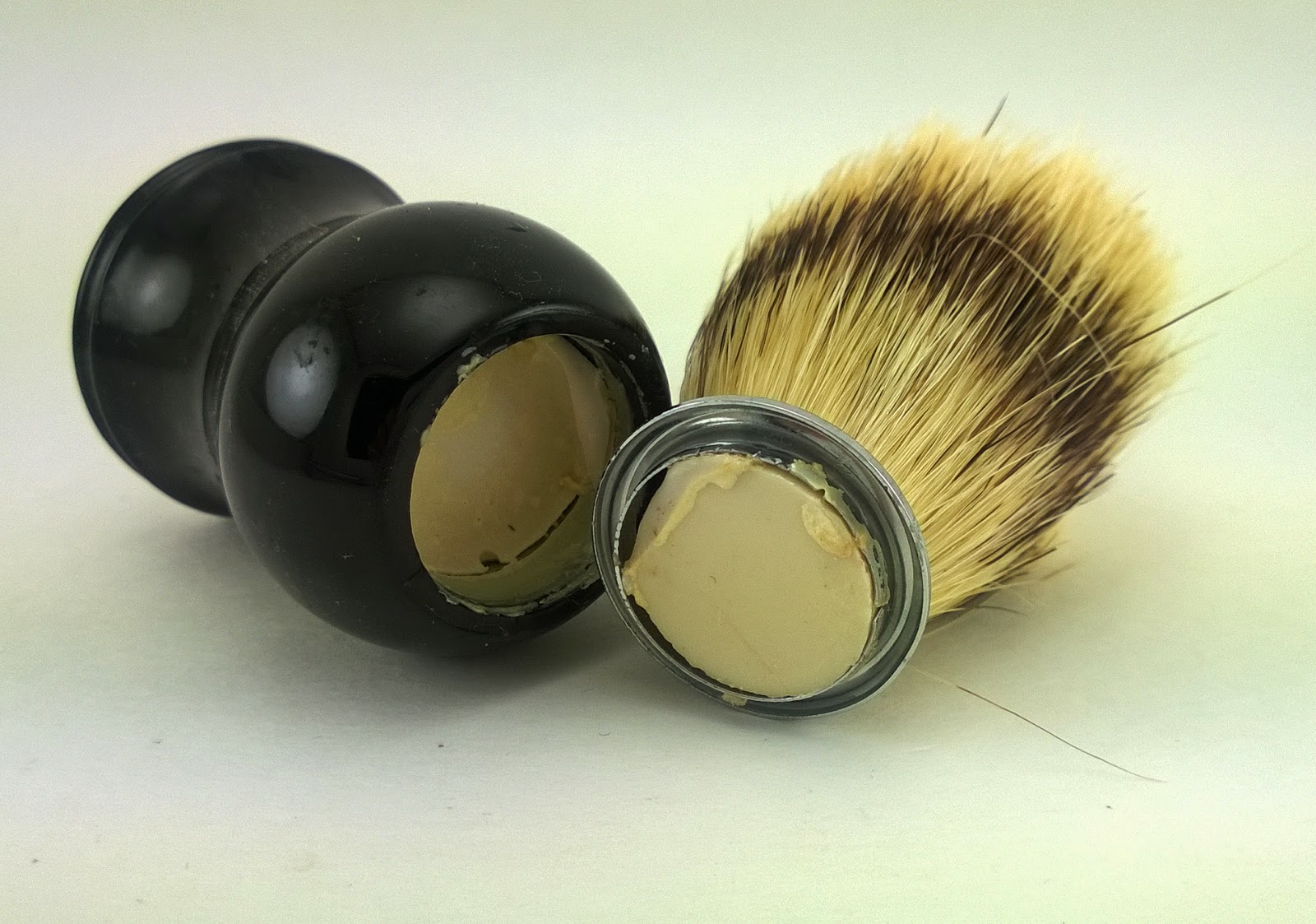 Beginner or on a budget? Consider the Dreadnought Avenger Boar Brush