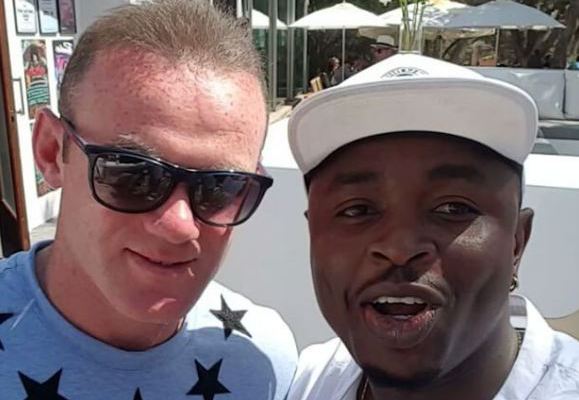 Ommy Dimpoz na Wayne Rooney Kwenye Selfie ya Pamoja…