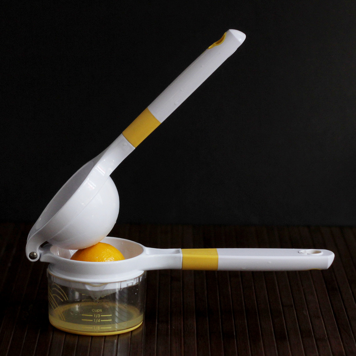Cookistry's Kitchen Gadget and Food Reviews Measuring Citrus Squeezer