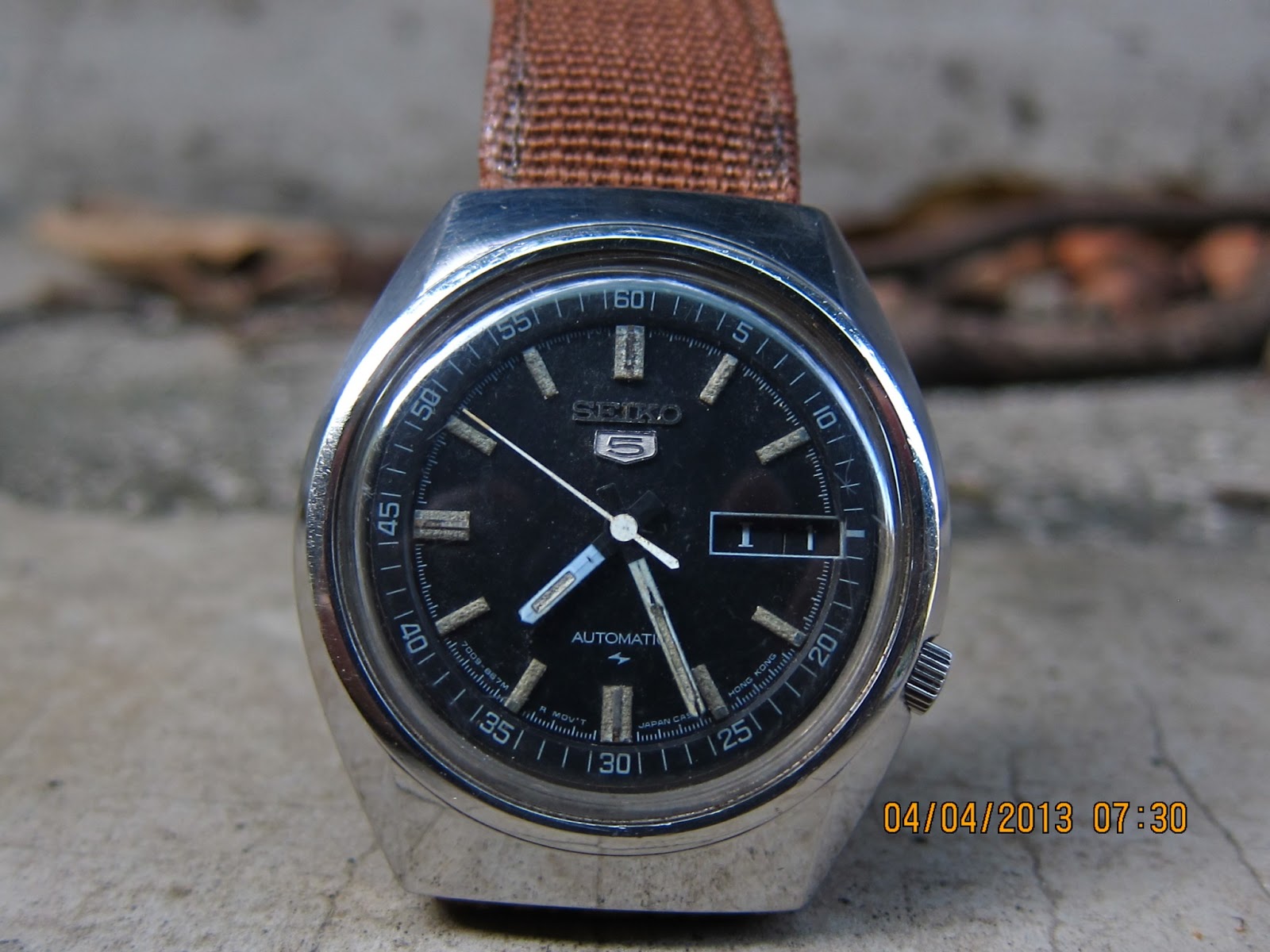 jam \u0026 watch: Seiko 5 7009-8310 - black dial (Sold)