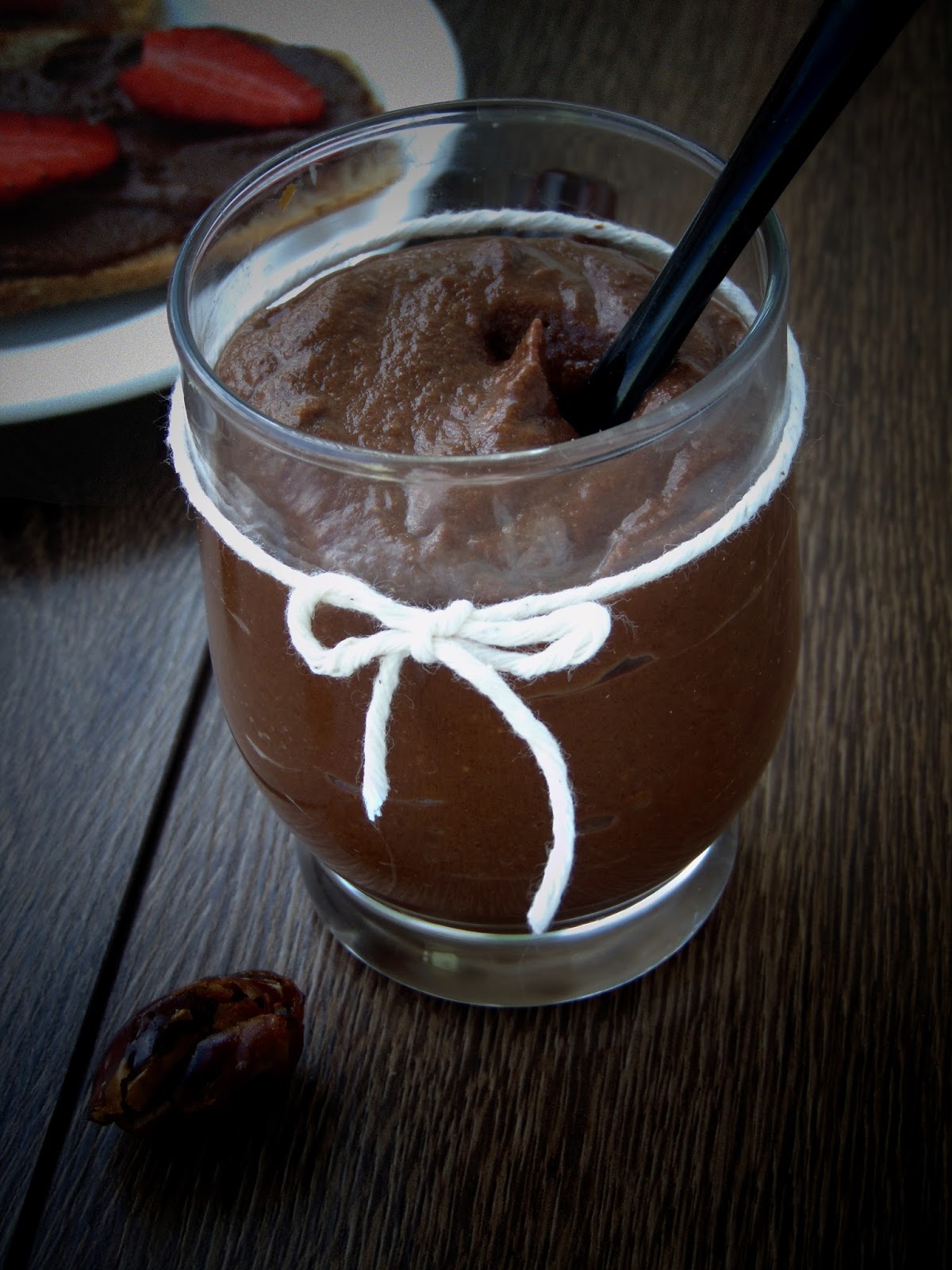 Krem z daktyli i gorzkiej czekolady Moje zdrowe słodkości oraz porady