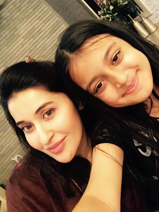 Shahista Lodhi with her daughter