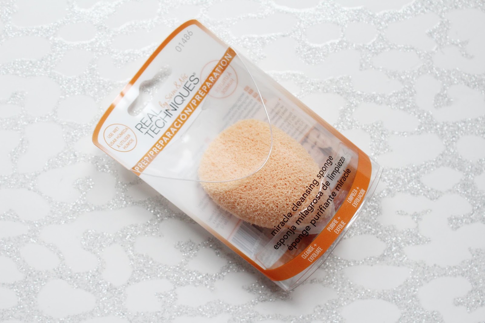 Real Techniques  Miracle Cleansing Sponge