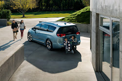 chrysler pacifica hybrid earns drive canada rear mile plug fca google highway rating present cars autoevolution carscoops