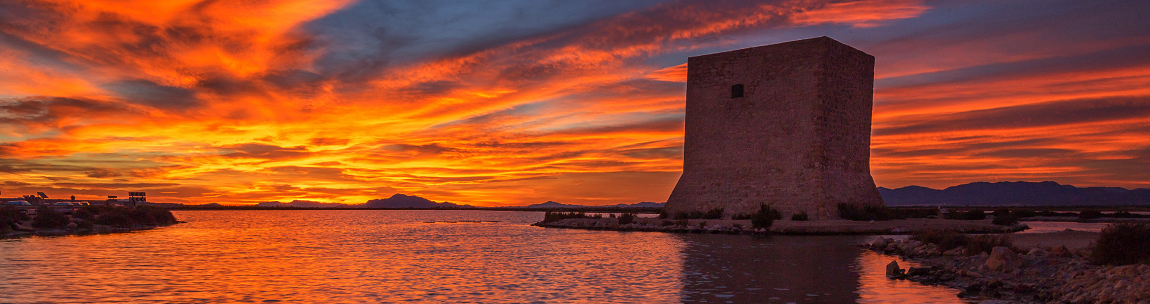 Los mejores miradores de Alicante: el faro de Santa Pola