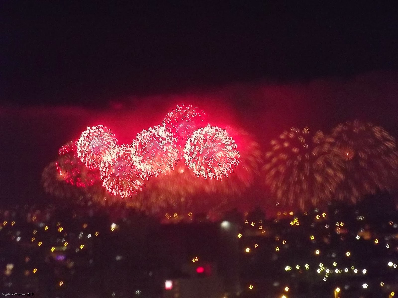 Angelina Wittmann - Arte-Cultura-História e Antropologia : Réveillon