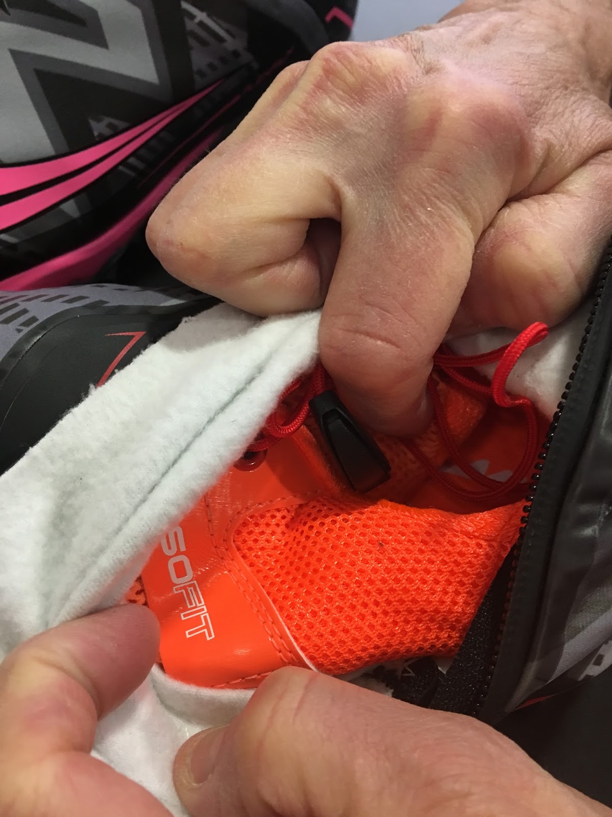 saucony razor ice women's