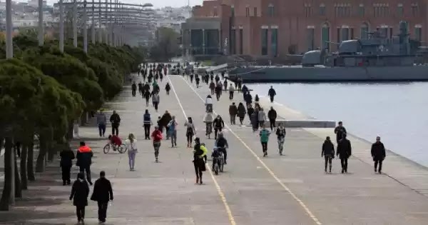 Απαγορεύθηκε 18 ώρες το 24ωρο η κίνηση στην παραλία Θεσσαλονίκης επειδή πολλοί κάτοικοι περπατούσαν αντί να τρέχουν! Απαγορεύθηκε 18 ώρες το 24ωρο η κίνηση στην παραλία Θεσσαλονίκης επειδή πολλοί κάτοικοι περπατούσαν αντί να τρέχουν!